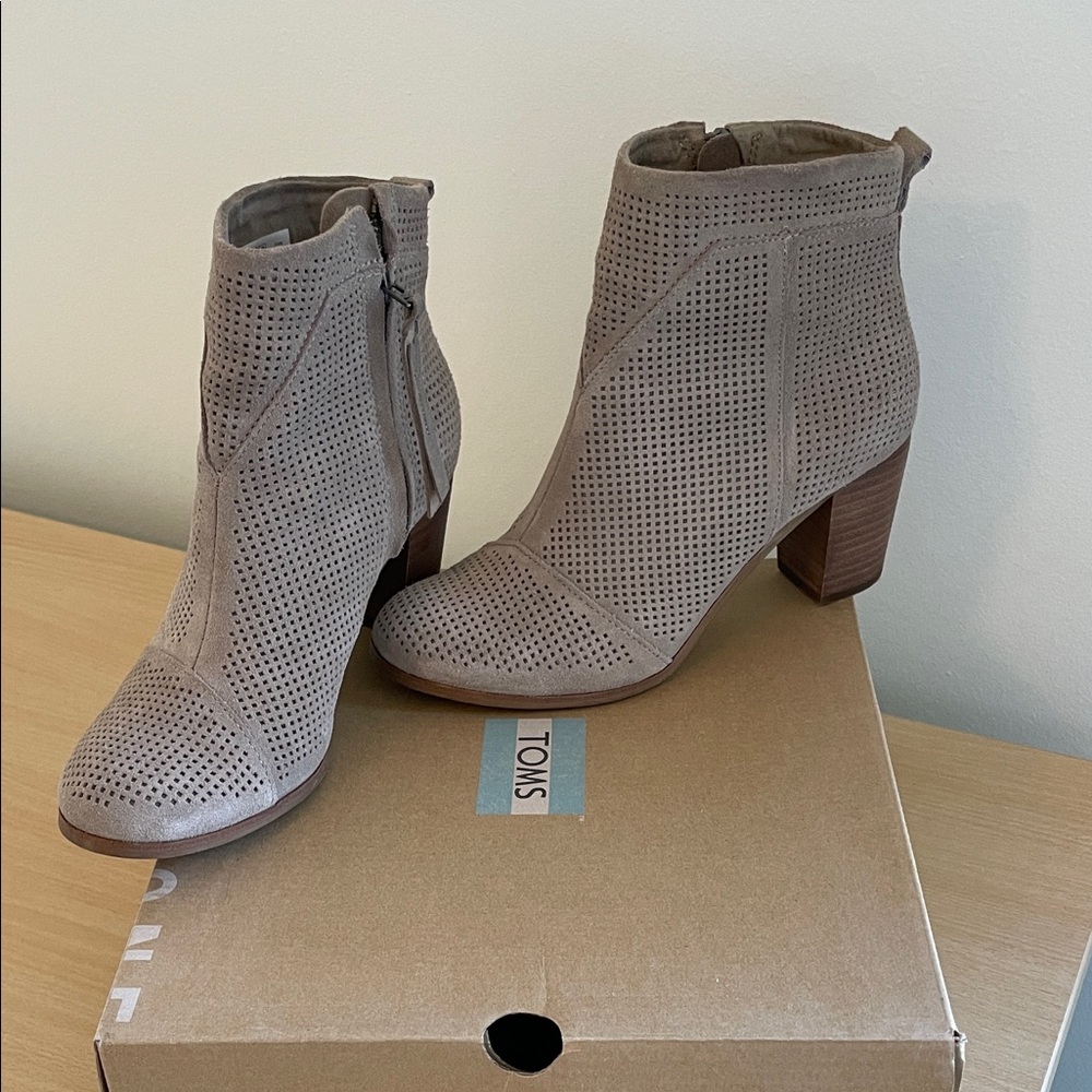 TOMS Women's Taupe Perforated Ankle Boots
